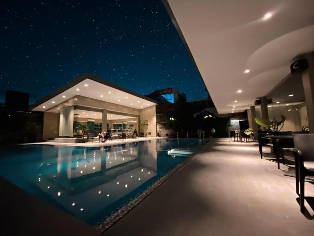 באקולוד Avenue Suites מראה חיצוני תמונה