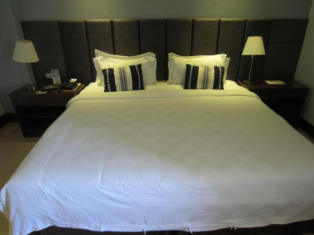 באקולוד Avenue Suites מראה חיצוני תמונה
